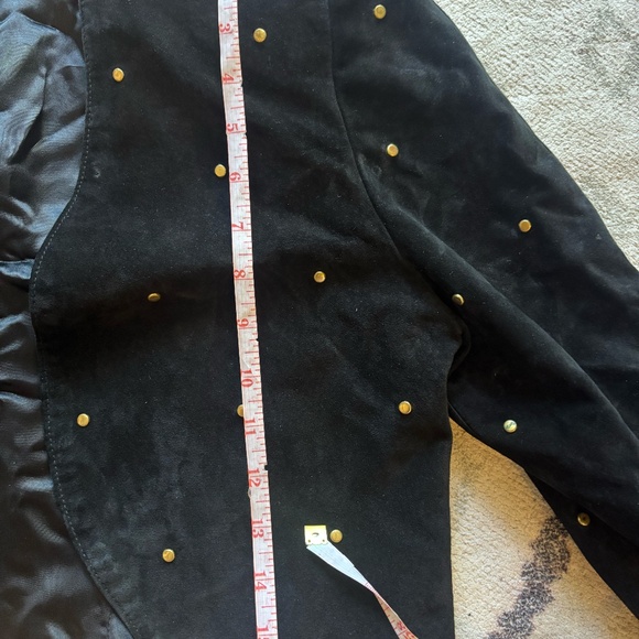 Vintage suede studded bolero jacket ! put measurements in pics * accepting offer - Picture 6 of 7
